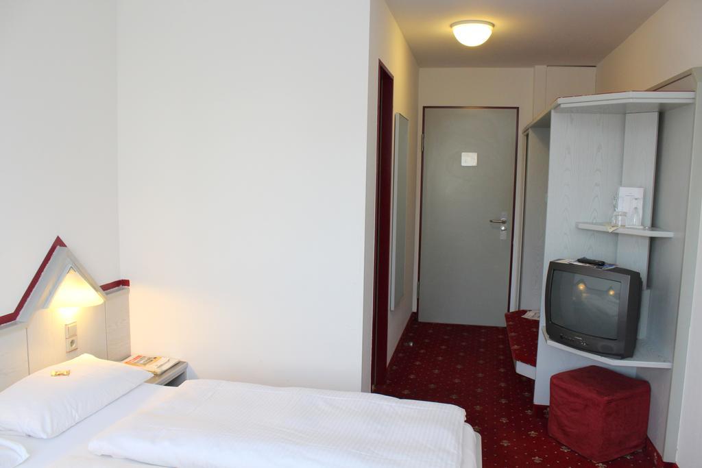 A.C. Hotel Hoferer Stuttgart Room photo
